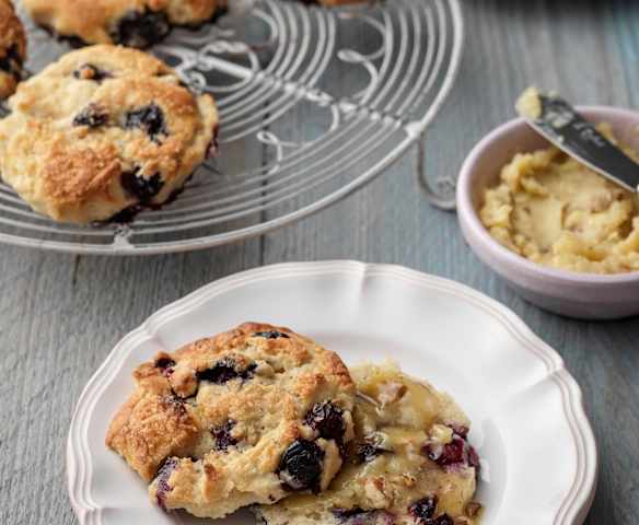 Blueberry Scones with Honey and Walnut Butter Blueberry Scones with Honey and Walnut Butter