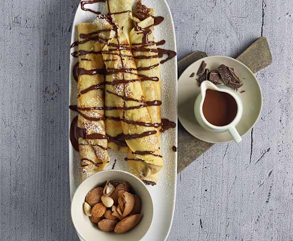 Palatschinken mit Schoko-Mandel-Fülle