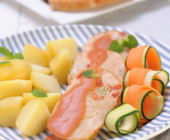 Krůtí sekaná s chorizem a bramborami