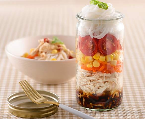 酸辣雞絲米線沙拉