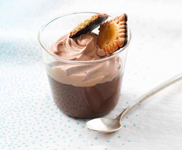 Mousse al cioccolato fondente e caramello Mousse al cioccolato fondente e caramello