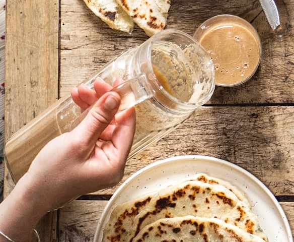 Boisson onctueuse banane, avoine et thé chaï