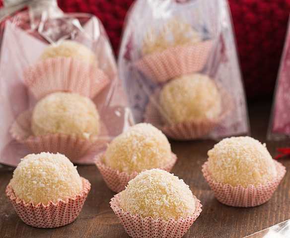 Cioccolatini ai wafer e cocco Cioccolatini ai wafer e cocco