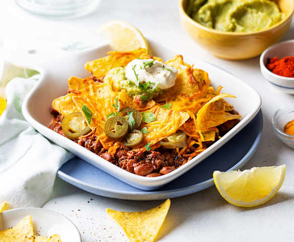 Nachos con chile y queso