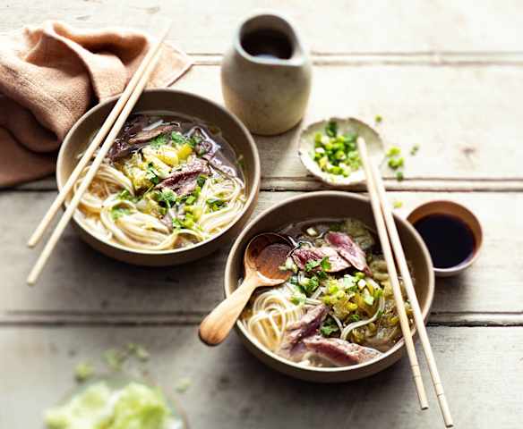 Soupe au bœuf et nouilles chinoises
