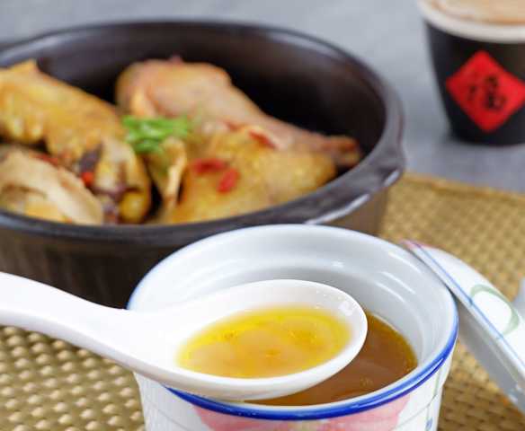 Steamed Chicken Essence