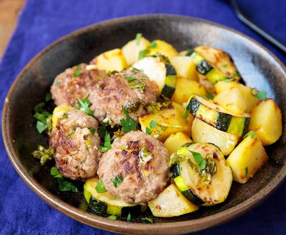 Keftas de bœuf et garniture persillée au citron