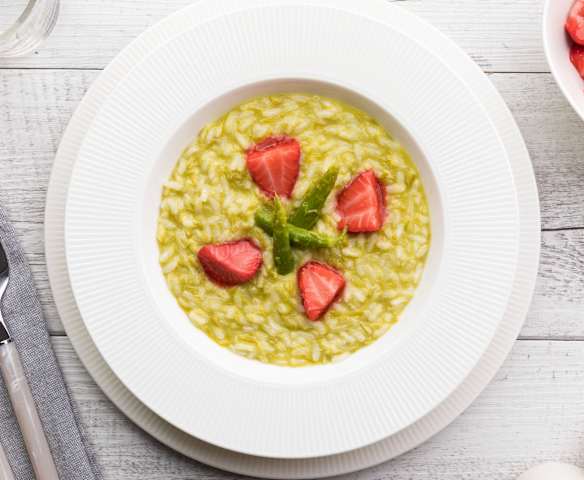 Risotto asparagi e fragole Risotto asparagi e fragole