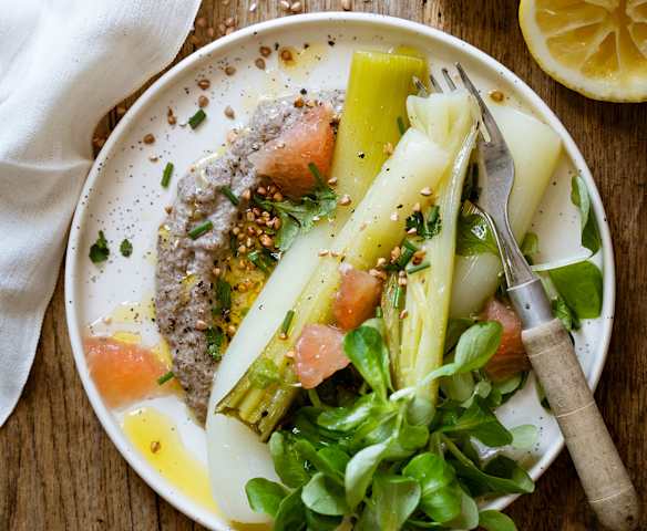 Poireaux vinaigrette au citron, crème de champignons-kasha