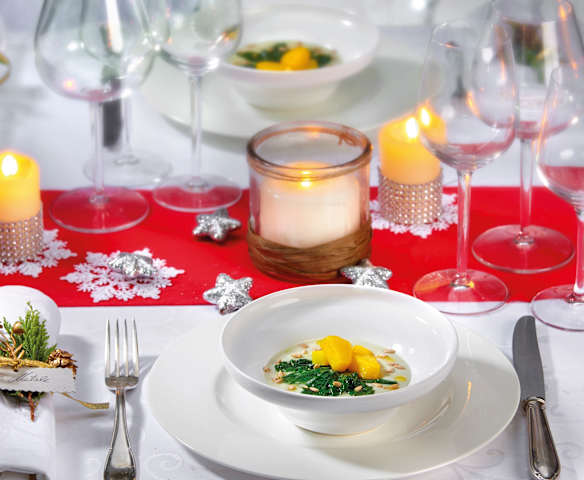 Patate alla curcuma e cavolo nero su crema di rapa