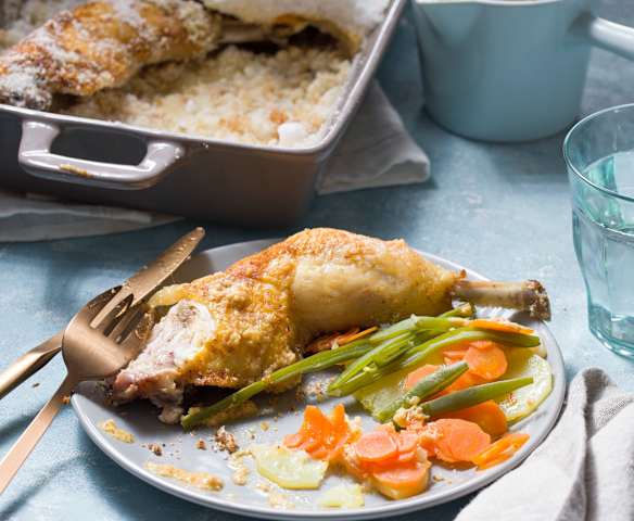 Muslos de pollo a la sal con salsa de cacahuete Muslos de pollo a la sal con salsa de cacahuete