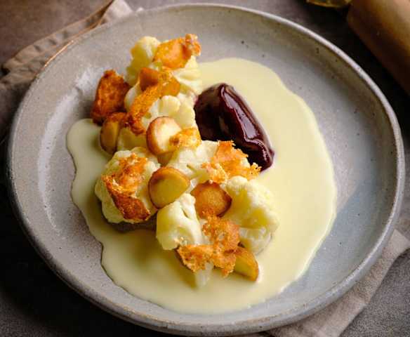 Cauliflower, Pickled Apple, Beetroot and Ragstone