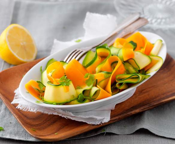 Tagliatelle de carotte et courgette vapeur Tagliatelle de carotte et courgette vapeur