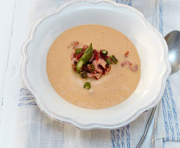 Currycremesuppe mit Spargel und Krabben