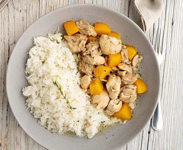 Hähnchen provençale mit Reis und Pfirsichen