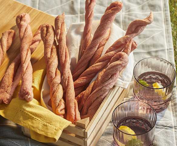 Grissini intrecciati alla paprika Grissini intrecciati alla paprika