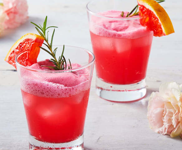 Gin Fizz vérnaranccsal és rozmaringgal