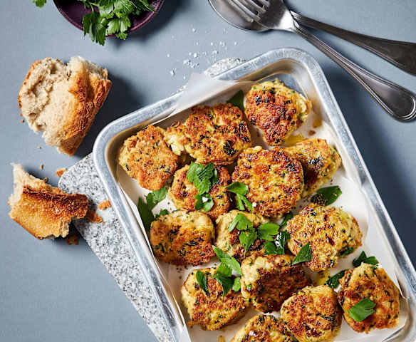 Kotleciki z czerstwego chleba z serem i ziołami