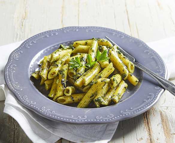 Pasta al pesto di prezzemolo Pasta al pesto di prezzemolo