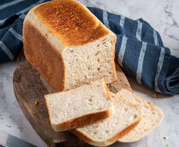 Pan de molde con masa madre Pan de molde con masa madre
