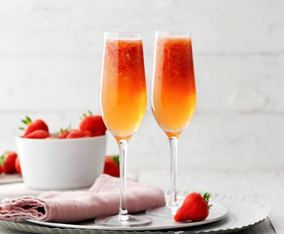 Truskawkowe wino musujące