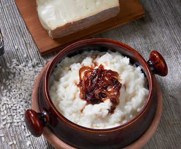 Taleggio risotto with balsamic caramelised onions