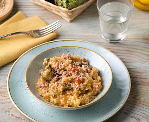 Arroz integral con atún y alcachofas