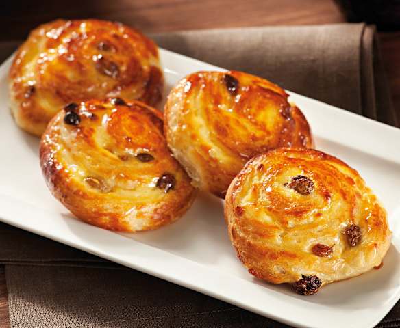 Caracolas con fruta escarchada y pasas