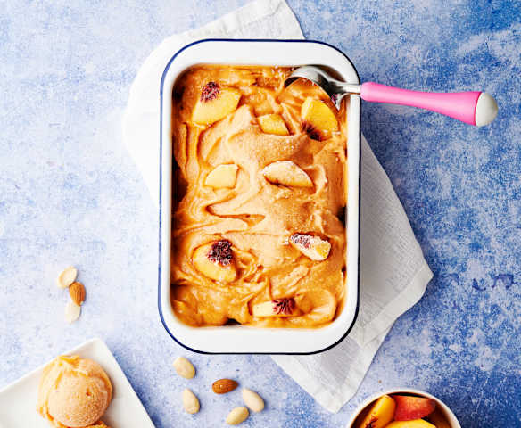 Gelado de pêssego e amêndoa Gelado de pêssego e amêndoa