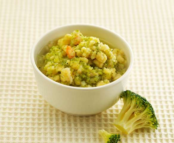 西兰花虾仁疙瘩汤(13~18个月辅食)