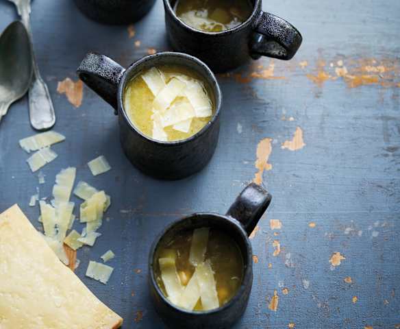 Sopa de grão com alho-francês