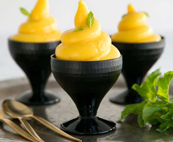 Mango frozen yogurt Mango frozen yogurt