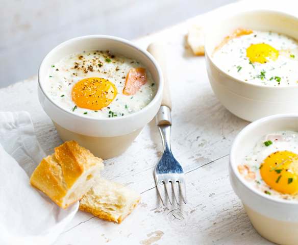 Œufs cocotte au saumon, lardons et mascarpone