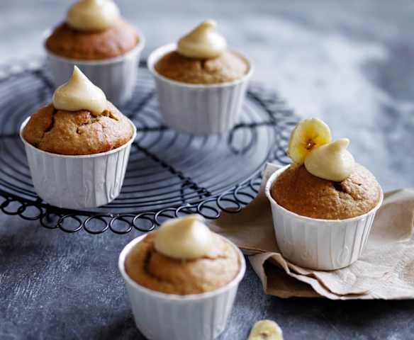 Banana cupcakes with peanut butter frosting
