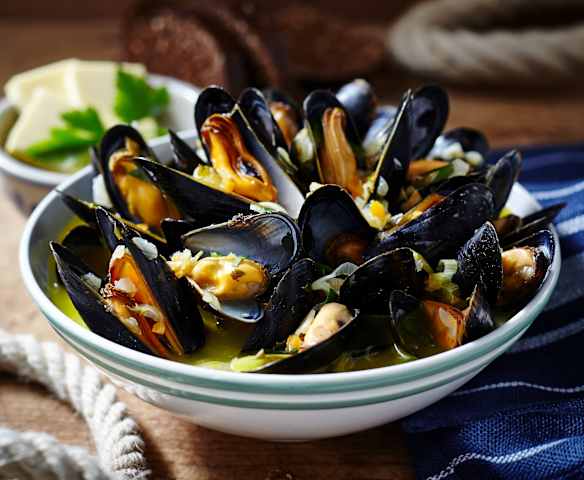 Muscheln in Weißweinsud