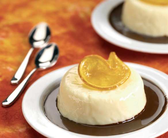 Semifreddo al torrone in salsa di cioccolato Semifreddo al torrone in salsa di cioccolato