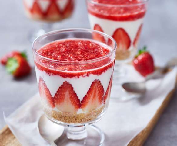 Erdbeer-Butterkeks-Dessert