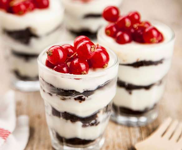 Dolce di biscotto e crema al formaggio