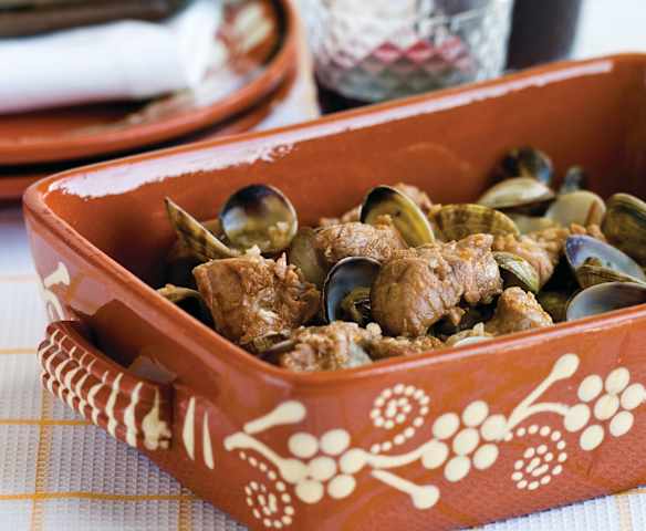 Carne de porco à alentejana