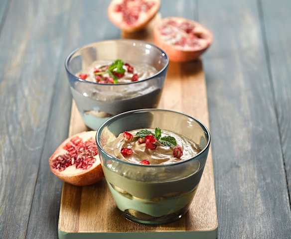 Dvoubarevný dezert z tvarohu a avokáda