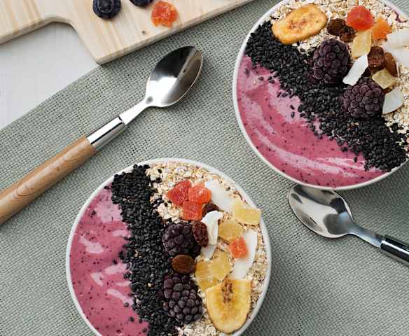 Smoothie bowl de yogur y remolacha