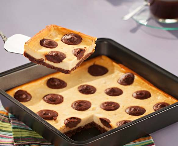 Tarta de queso con lunares de chocolate (Polka dot cheesecake)