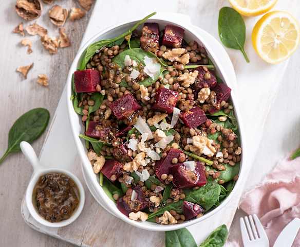 Sałatka z soczewicą i burakiem