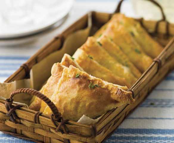 Triângulos de milho e alho-francês