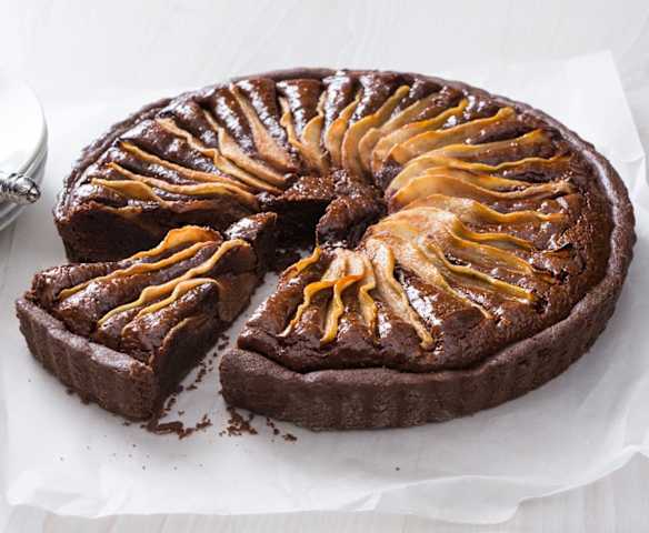 Pear and chocolate frangipane