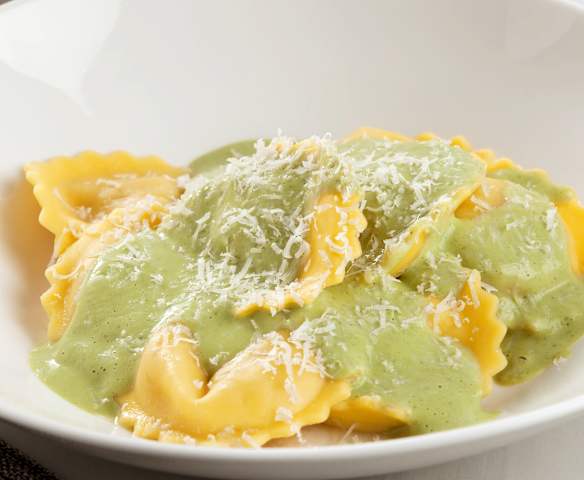 Ravioli with zucchini sauce