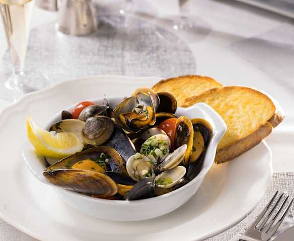 Vongole e cozze alla marinara Vongole e cozze alla marinara