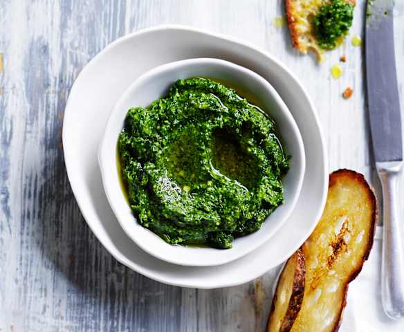 Spinach and coriander pesto (Post-natal)