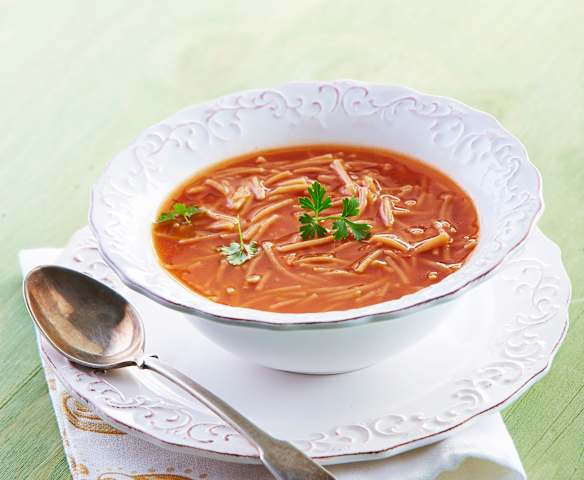 Tradicional sopa de fideo