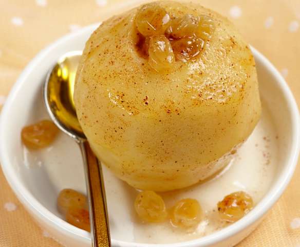 Pommes cuites à la cannelle